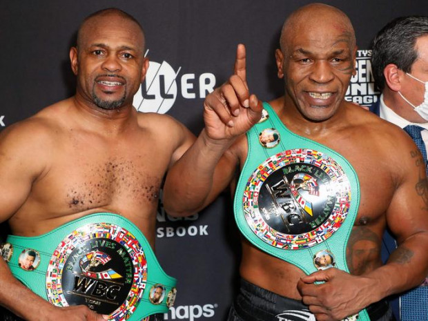 Mike Tyson vs. Roy Jones Jr. in entertaining exhibition fight